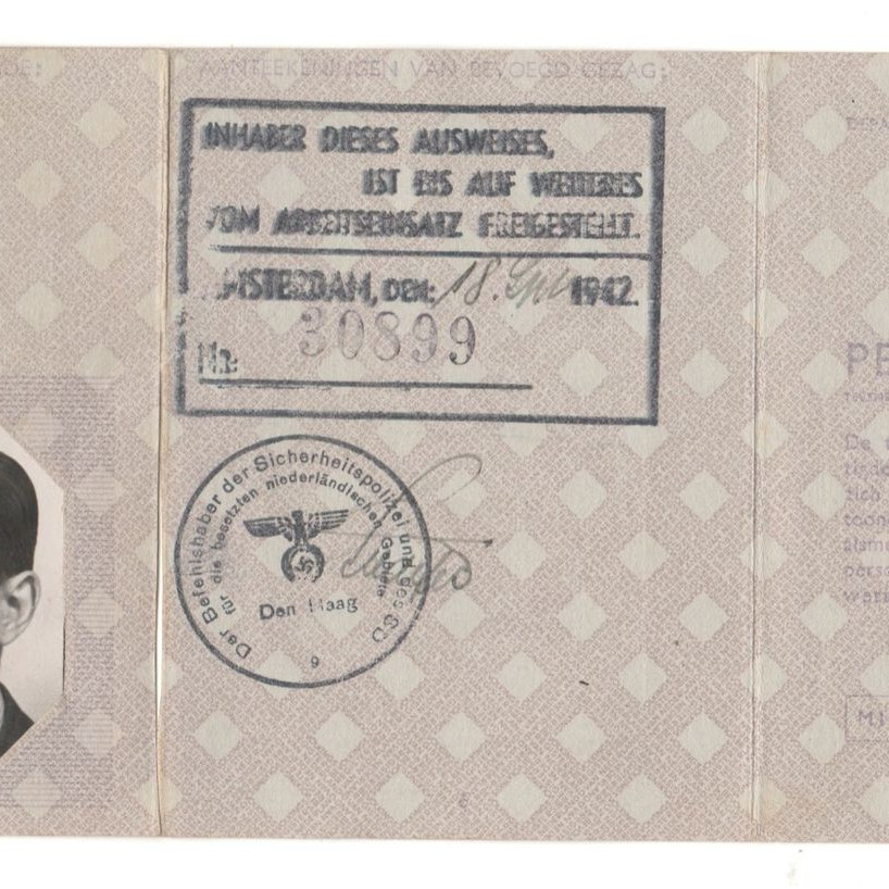 Persoonsbewijs Maduro.jpg